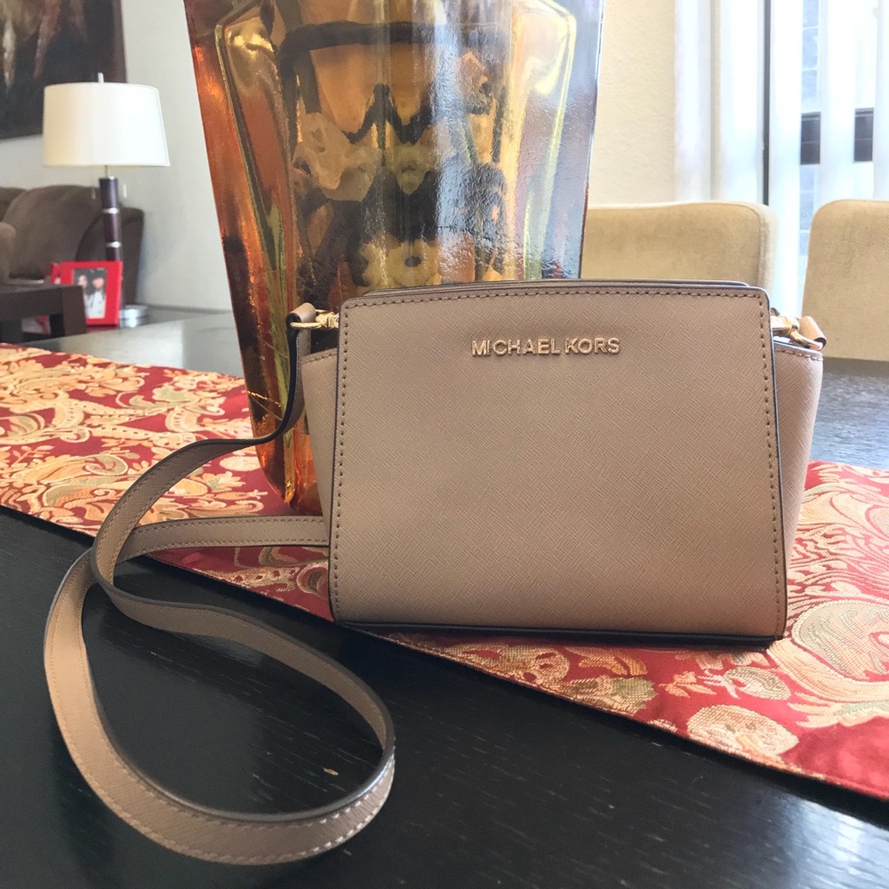Michael Kors Mini Selma Saffiano Crossbody (Tan)